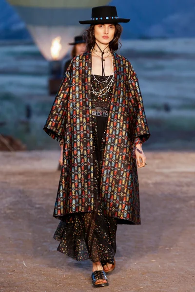 Look 54